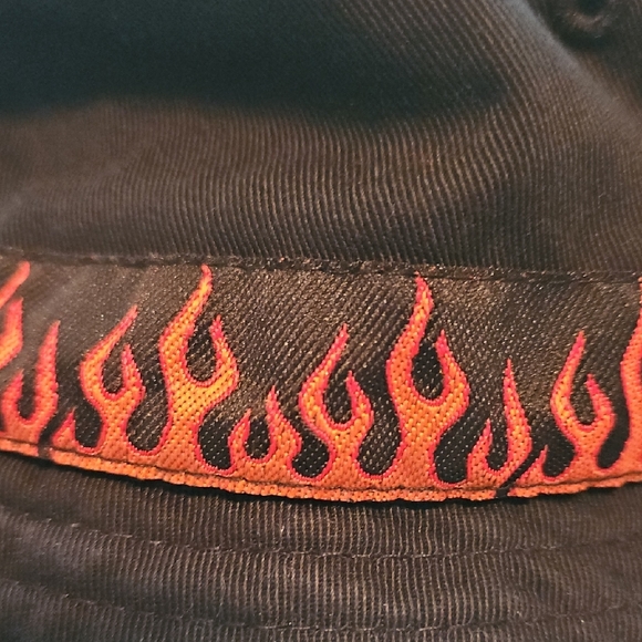 Vintage | 90's Y2K Black Bucket Hat With Flame Design - Picture 2 of 8